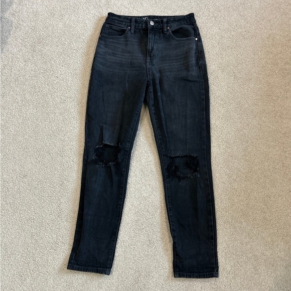 No boundaries high rise black straight leg distressed knee jeans in size 9 - Picture 1 of 5
